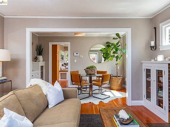 5th image of 3968 Delmont Ave