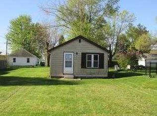 107 2nd St, Carbon Cliff, IL 61239
