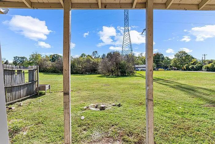 743 McPherson Dr — Photo 24
