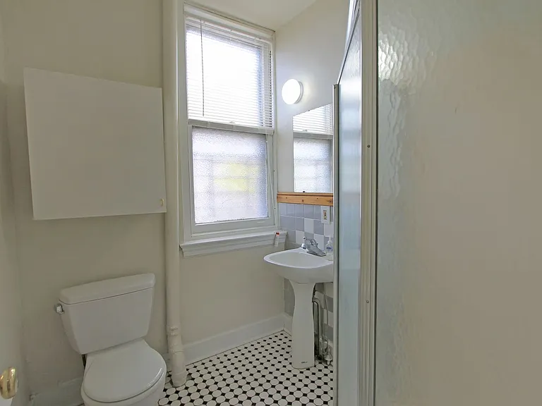 100 E Price St — Photo 9