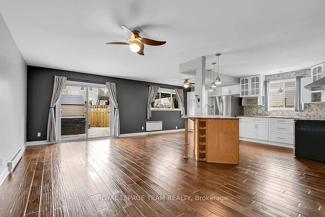 4 bed, $2,500 — Photo 2