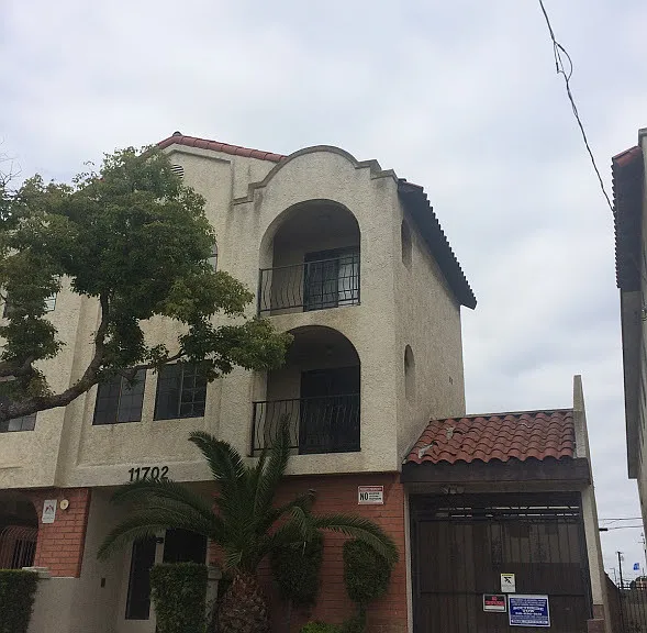 11702 York Avenue — Photo 6