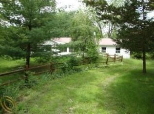10119 Hartland Rd, Fenton, MI 48430