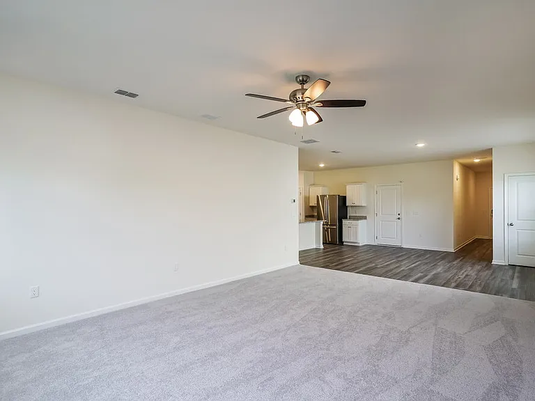 185 Snowdrop Ave — Photo 5