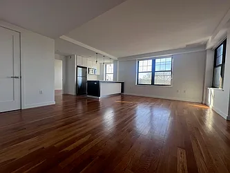 123 Parkside Avenue, #7R