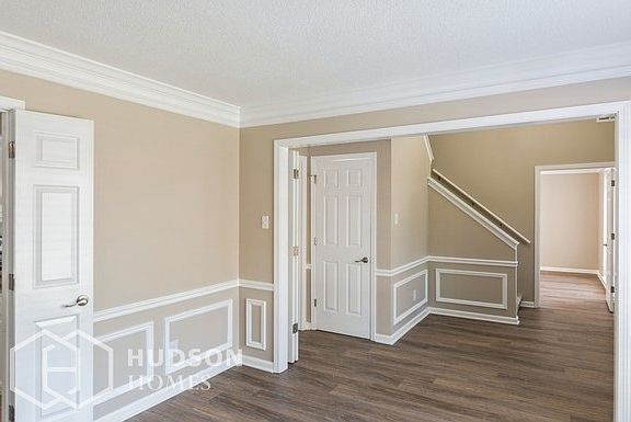3rd image of 364 Locust Grove Dr