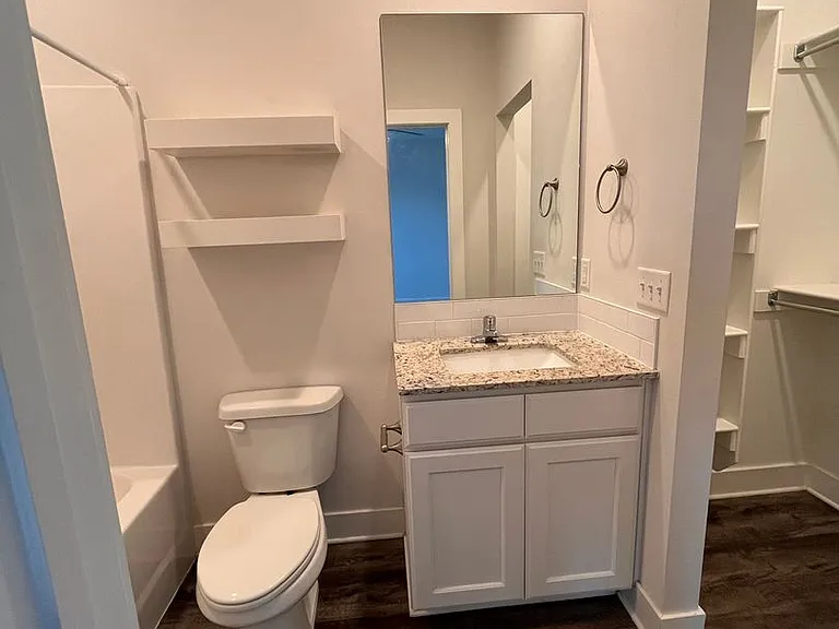 540 S Kickapoo Ave — Photo 22