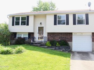 9506 Candywood Ln, Louisville, KY 40291
