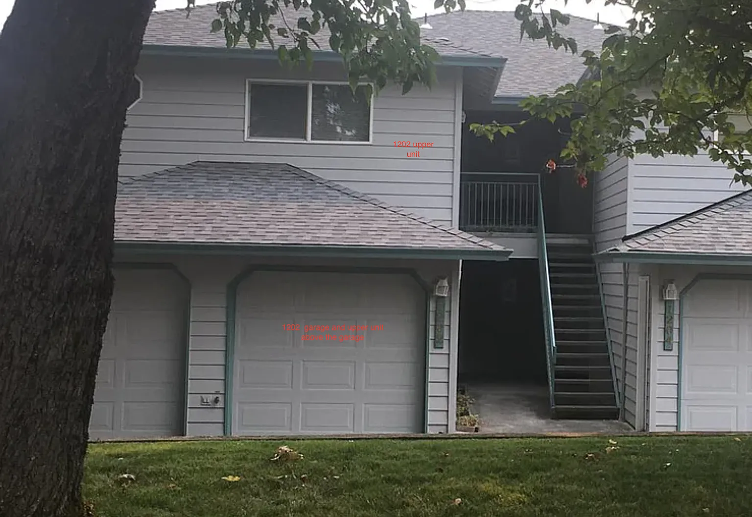 Large Renovated upstairs 2-bed 1-bath (approx. 1347 sq. feet) — Photo 3