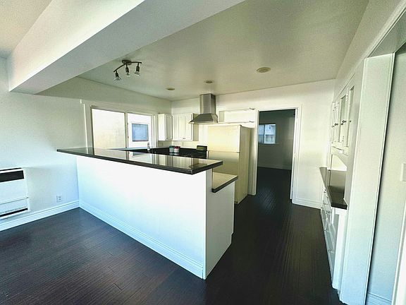 3rd image of 17 Bonito Ave #17