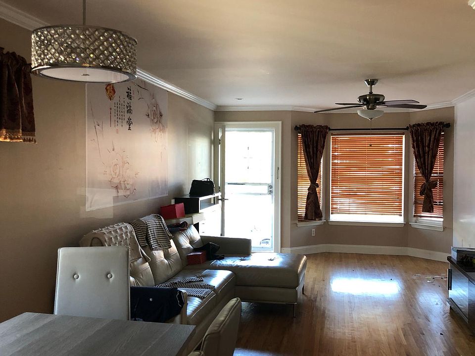 1st image of 123 Weed Ave #1