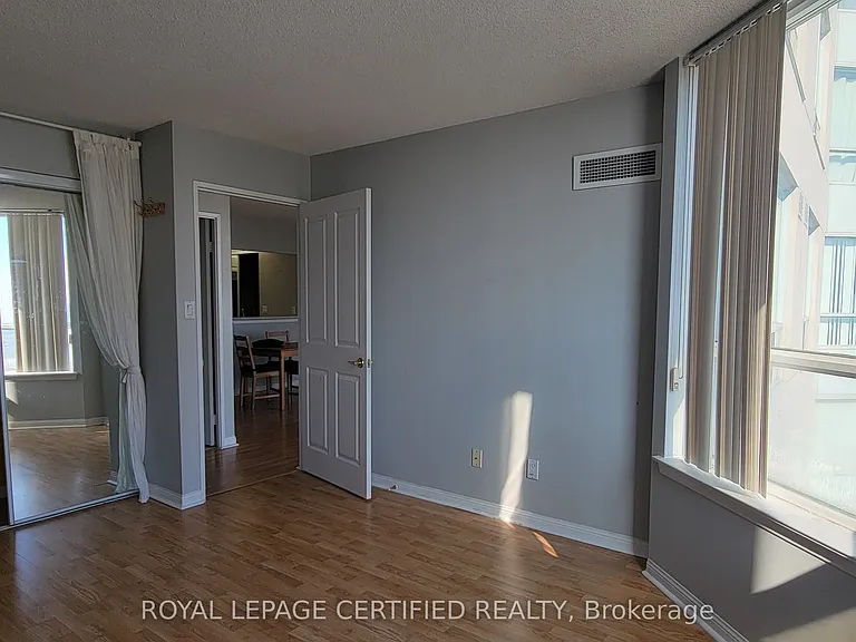 88 Corporate Dr #1901 — Photo 3