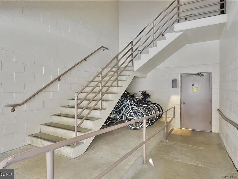2100 Langston Blvd #207 — Photo 25