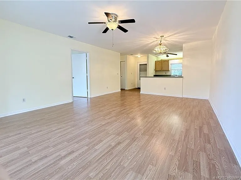 6531 SE Federal Hwy #J202 — Photo 3