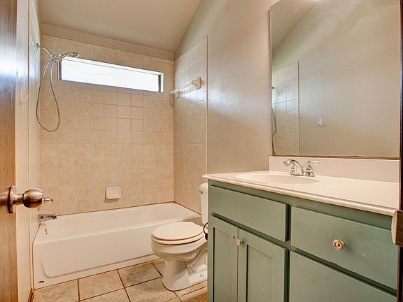 4th image of 15704 Prairie Run Dr