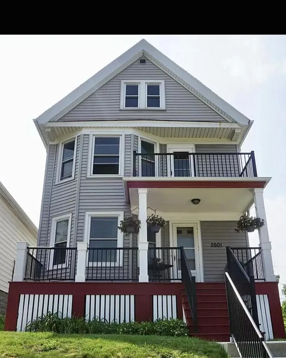 2 bed, 1000 sqft, $1,449 — Photo 1