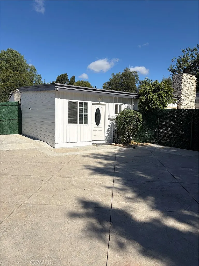 Studio, 400 sqft, $1,650 — Photo 1