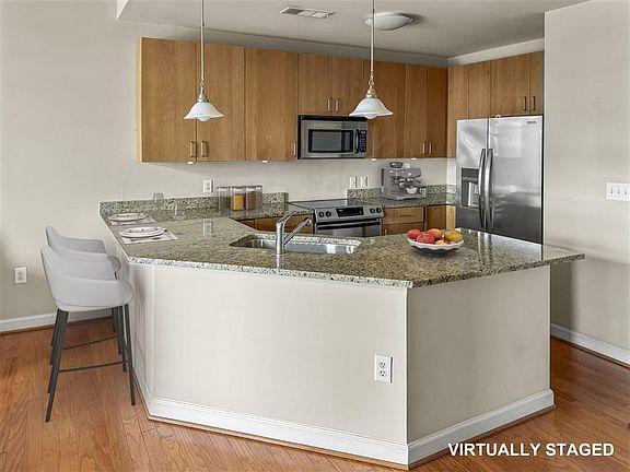 4th image of 711 Cosmopolitan Dr #223