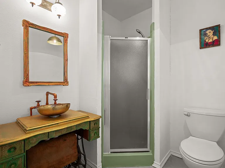 10518 Signal Hill Rd — Photo 3