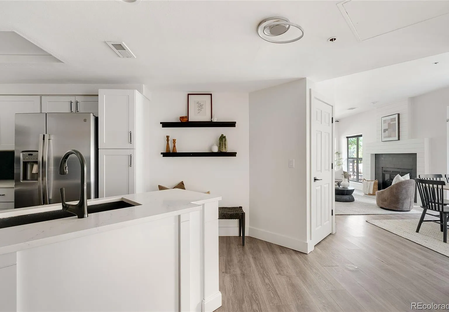 2 bed, 1.5 bath, 960 sqft, $3,200 — Photo 2