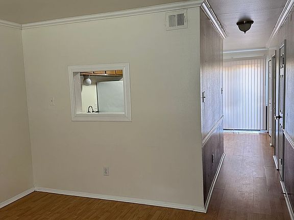 5th image of 1902 Dartmouth St APT N1