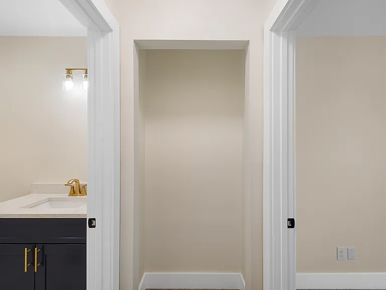 Acklen Apartments — Photo 6