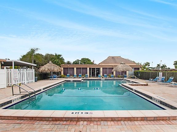 5th image of 4569 Great Lakes Dr S