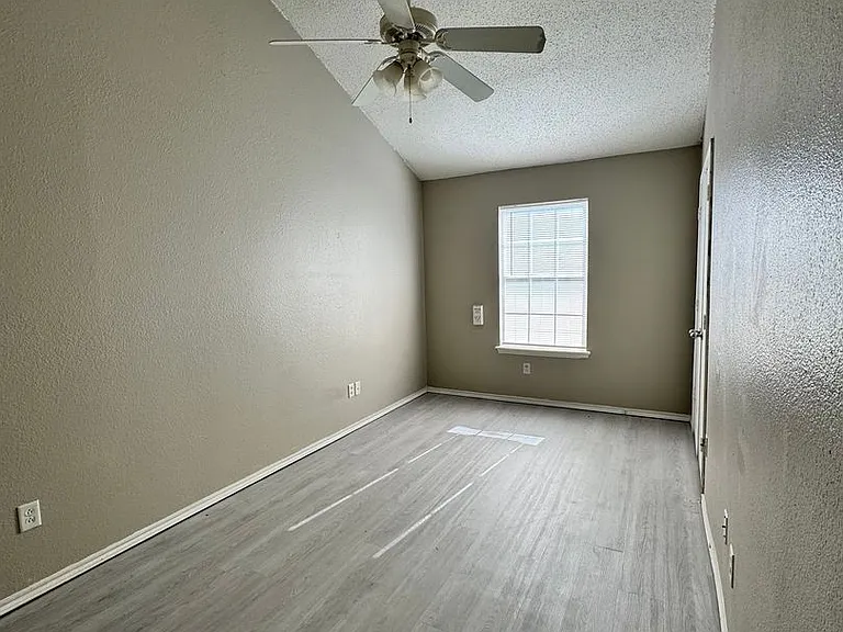 6130 Avenue P — Photo 12