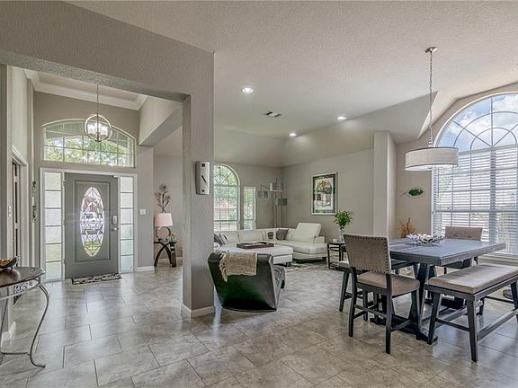 2nd image of 10005 Jupiter Hills Dr
