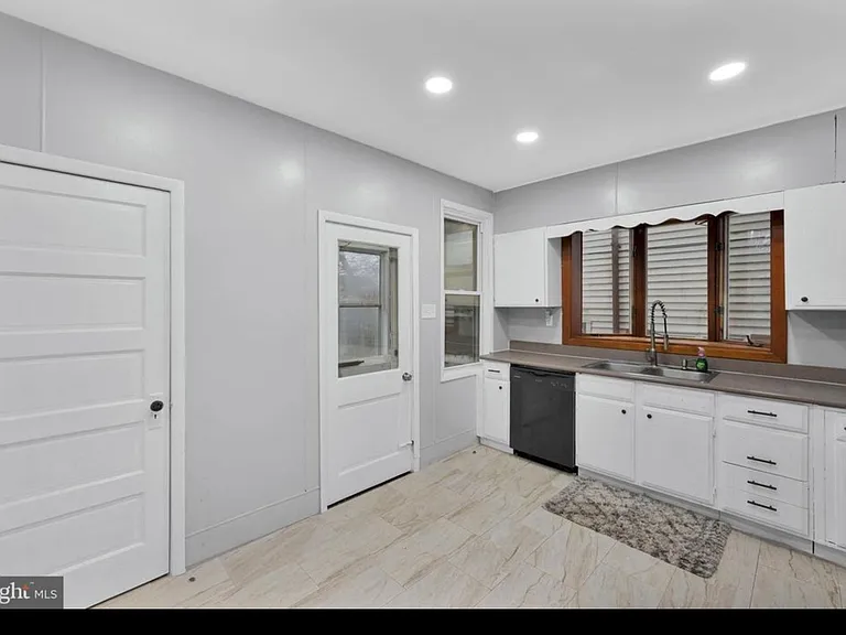 1222 Greenwich St — Photo 17