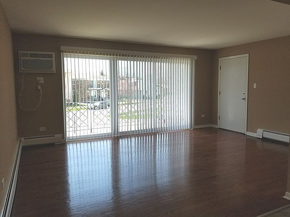 2nd image of 5338 W 96th St APT 202