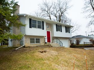 528 Park Rd, Lakemoor, IL 60051