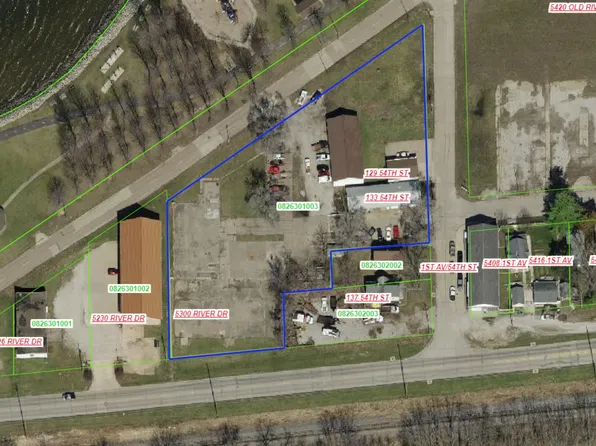 5300 River Dr, Moline, IL 61265