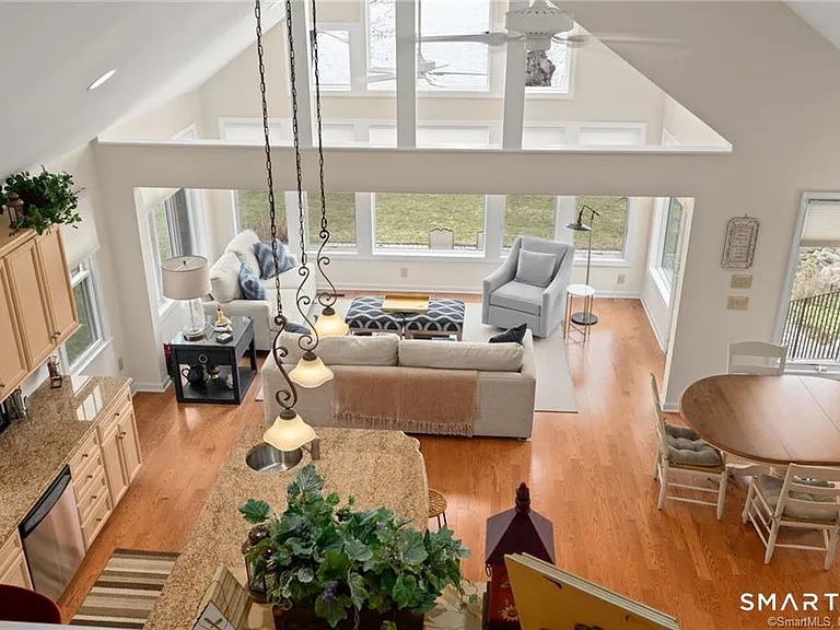 4 Eastview Rd — Photo 10