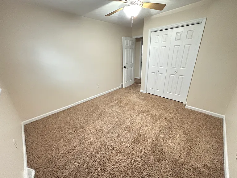 955 Crestview Ct — Photo 15