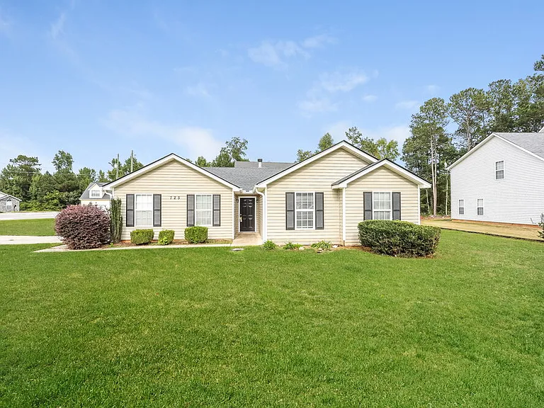 725 Cherry Branch Cir — Photo 1