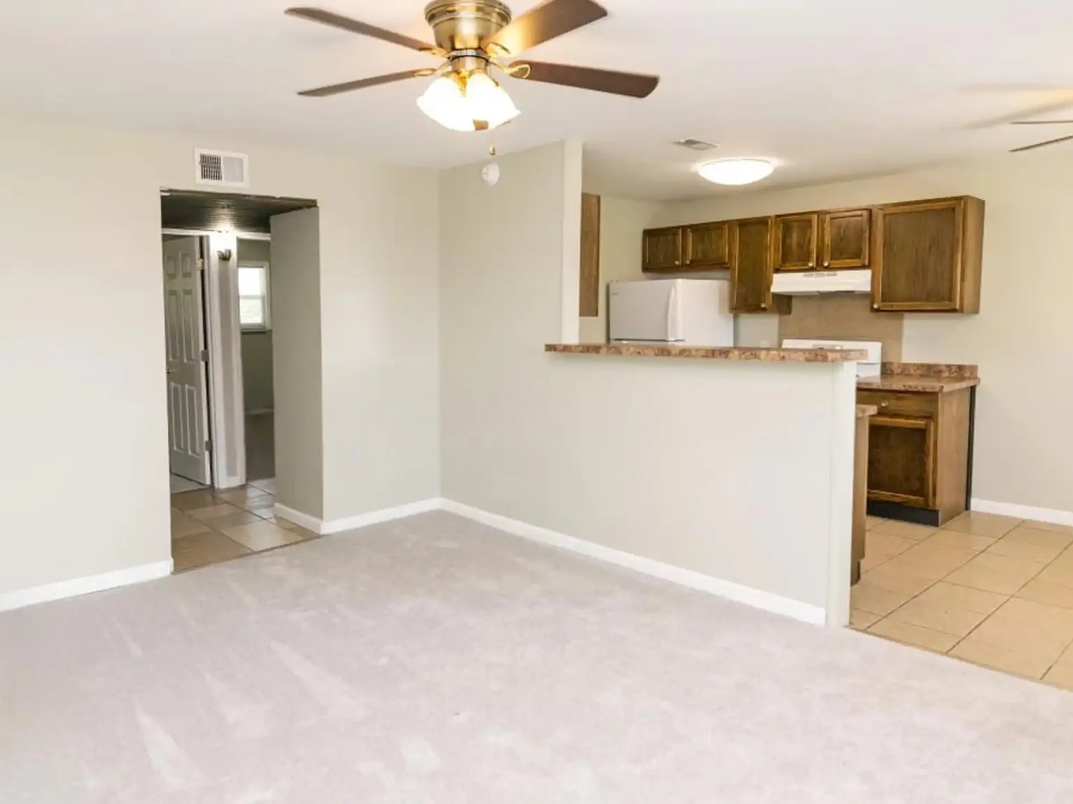 2 bed, 1000 sqft, $1,000 — Photo 1