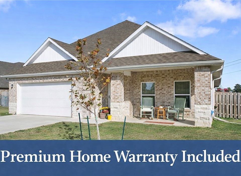 1st image of 102 Manfield Ave