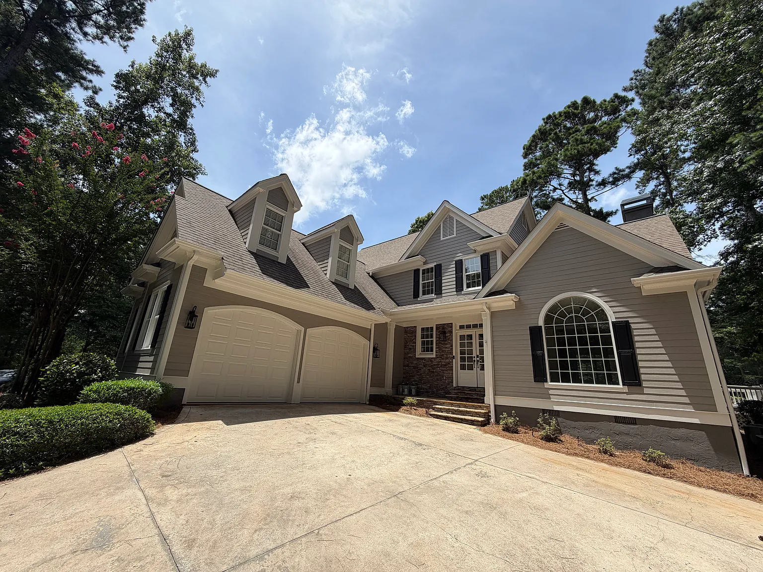 3 bed, 3657 sqft, $3,850 — Photo 1