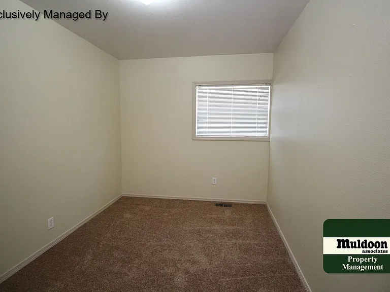 7380 Maine Ln — Photo 6
