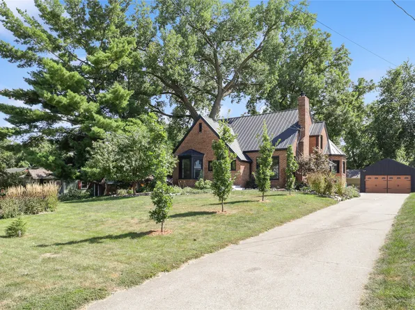 612 Ashworth Rd, West Des Moines, IA 50265