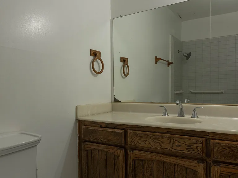 5125 Harold Way #202 — Photo 27