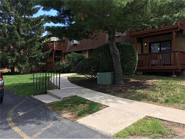 1st image of 52 Richard Ct