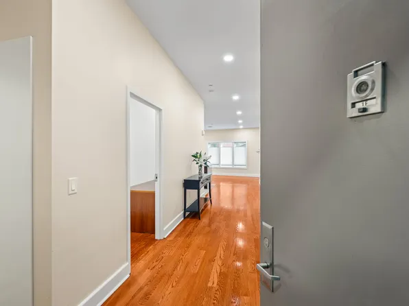 90 Bay Street Landing image 4 of 49