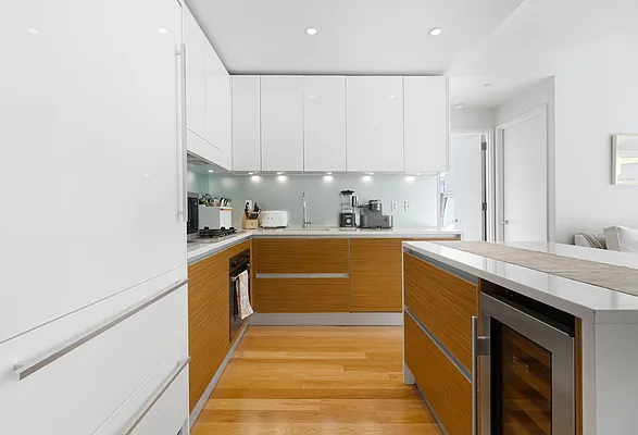 Sold by Compass | media 7