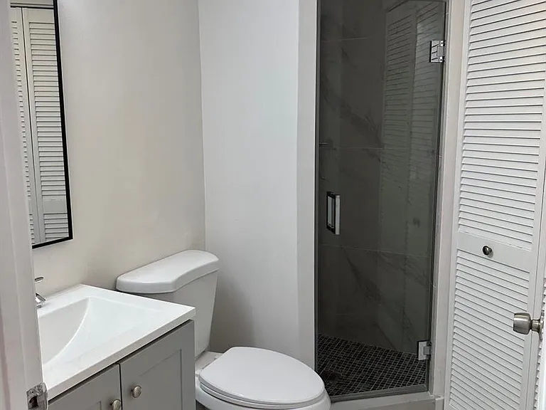 8074 Severn Dr — Photo 24