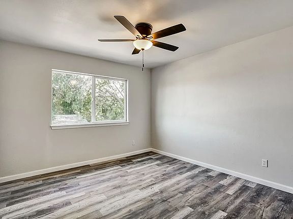 5th image of 417 Harrison Ave #7