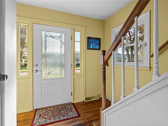 4th image of 43 Lawrence Dr