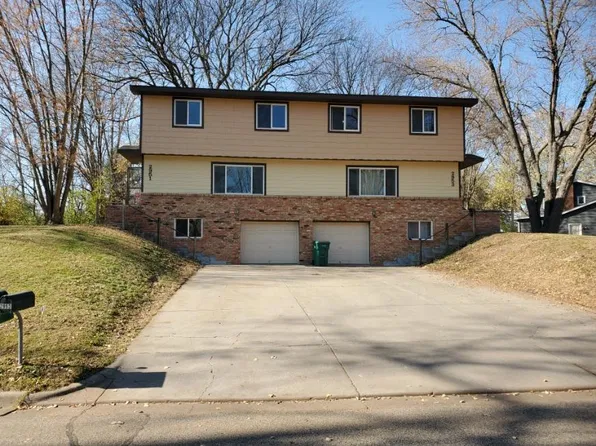 2951 Granada Ln N, Oakdale, MN 55128