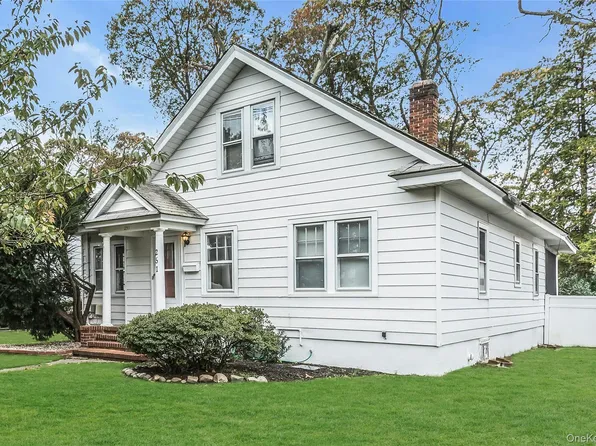 251 N Long Beach Avenue, Freeport, NY 11520